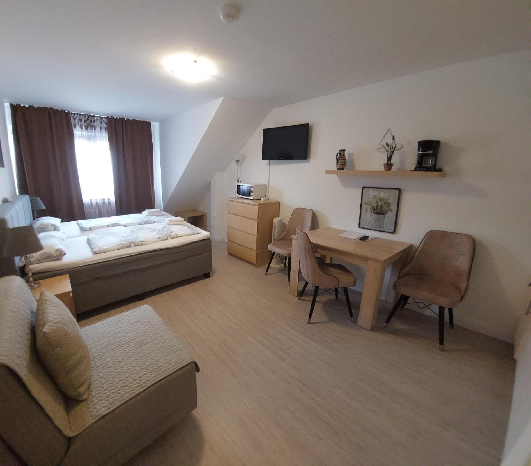 Apartments Jahnstrasse Дюссельдорф Номер фото